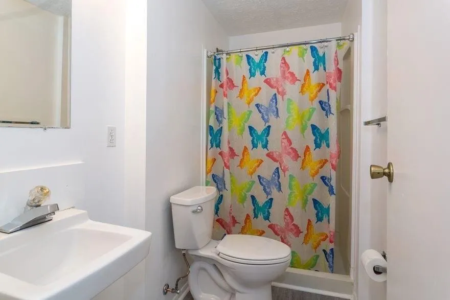 8869 Applegate Lane, Sandy Springs, Georgia 30350, 2 Bedrooms Bedrooms, ,2 BathroomsBathrooms,Residential,Sold,8869 Applegate Lane,6636492