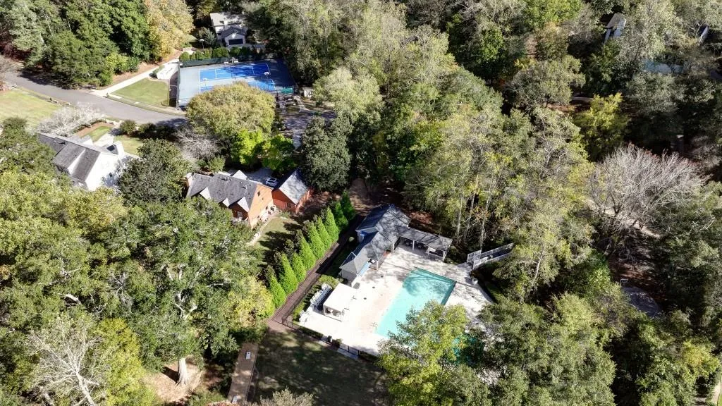 River Chase is known for its Active Swim & Tennis Club, Tree-Lined Streets, and River Access