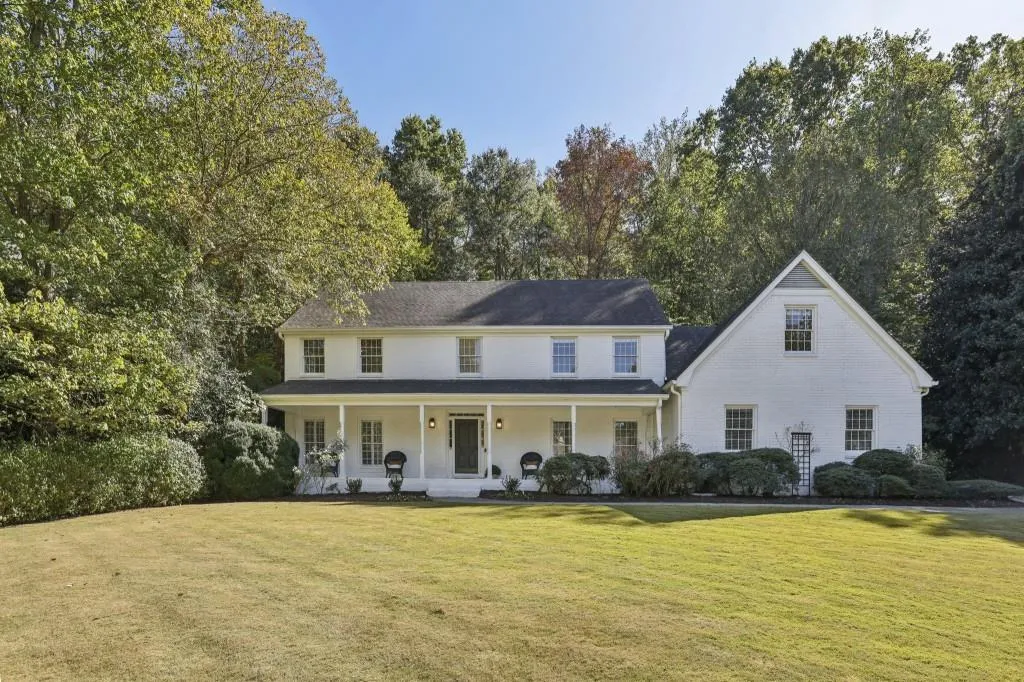 6215 River Chase Circle, Atlanta, Georgia 30328, 5 Bedrooms Bedrooms, ,3 BathroomsBathrooms,Residential,For Sale,6215 River Chase Circle,7673794