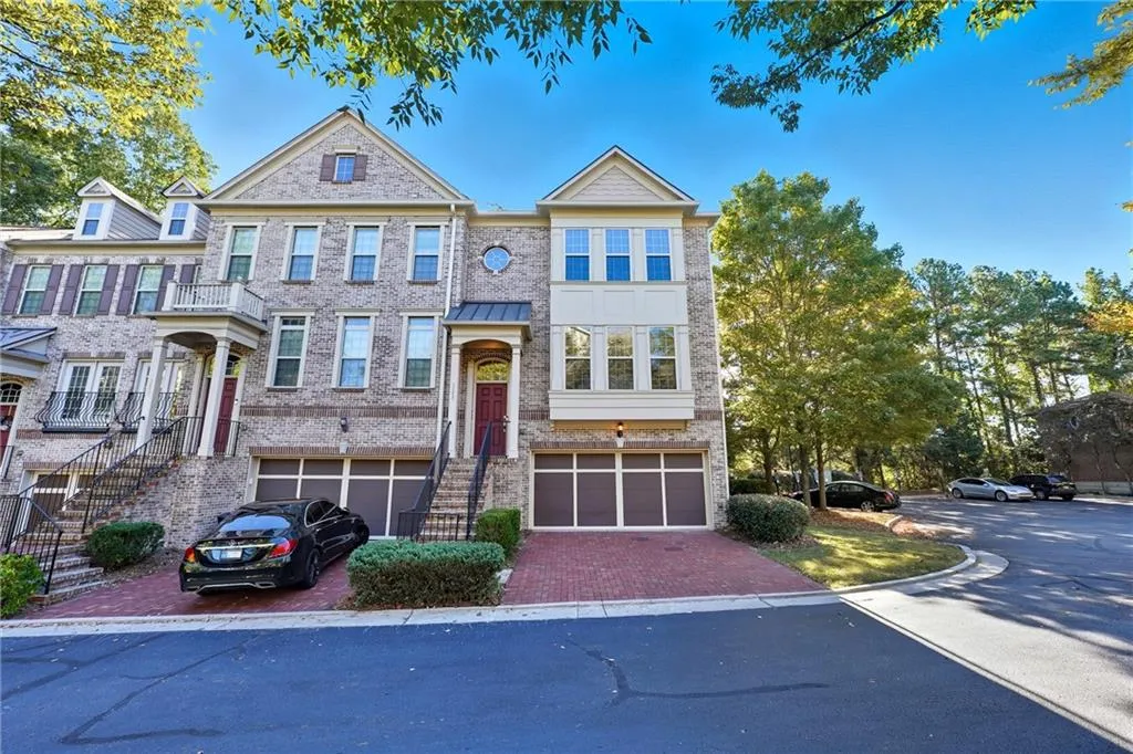 3655 E Paces Walk Ne, Atlanta, Georgia 30326, 4 Bedrooms Bedrooms, ,2 BathroomsBathrooms,Residential,For Sale,3655 E Paces Walk Ne,7661797