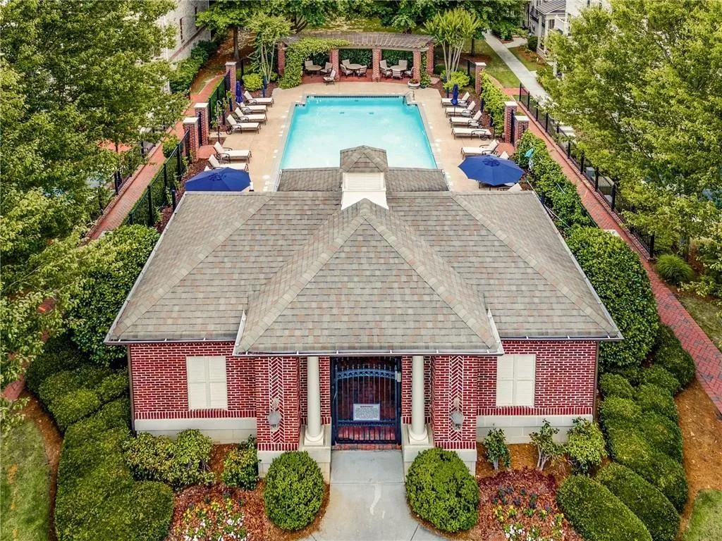 3655 E Paces Walk Ne, Atlanta, Georgia 30326, 4 Bedrooms Bedrooms, ,2 BathroomsBathrooms,Residential,For Sale,3655 E Paces Walk Ne,7661797