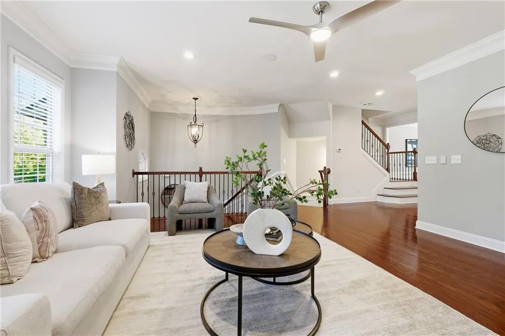 3655 E Paces Walk Ne, Atlanta, Georgia 30326, 4 Bedrooms Bedrooms, ,2 BathroomsBathrooms,Residential,For Sale,3655 E Paces Walk Ne,7661797