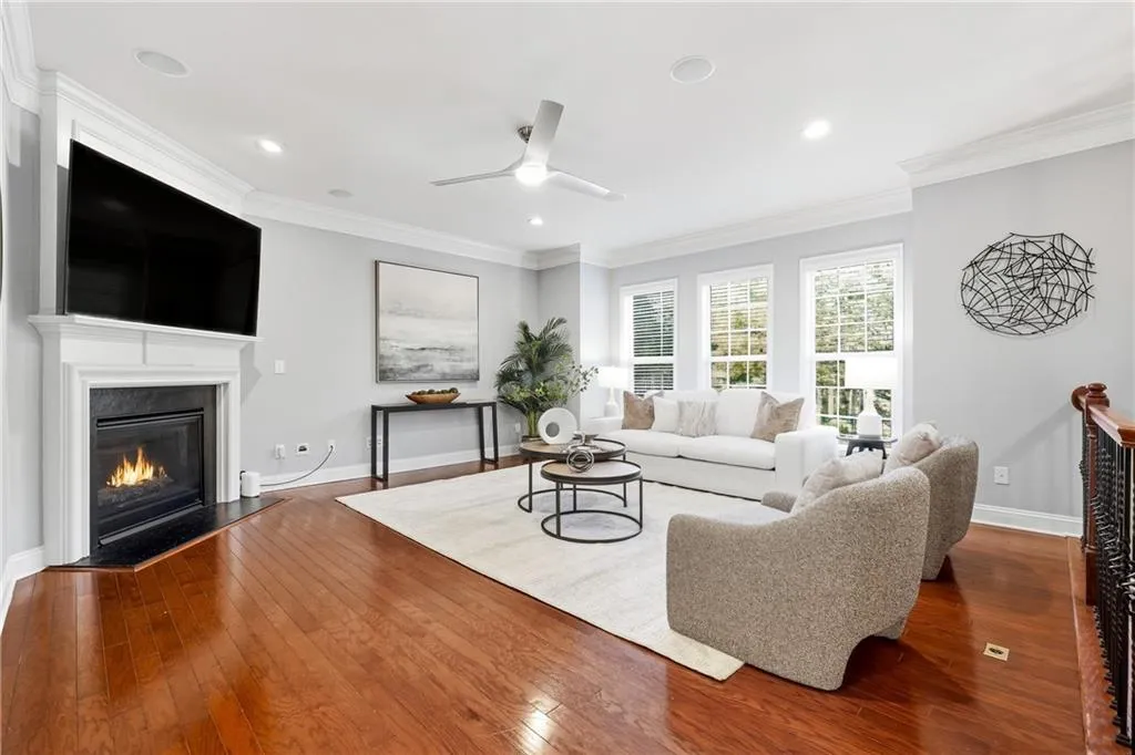 3655 E Paces Walk Ne, Atlanta, Georgia 30326, 4 Bedrooms Bedrooms, ,2 BathroomsBathrooms,Residential,For Sale,3655 E Paces Walk Ne,7661797