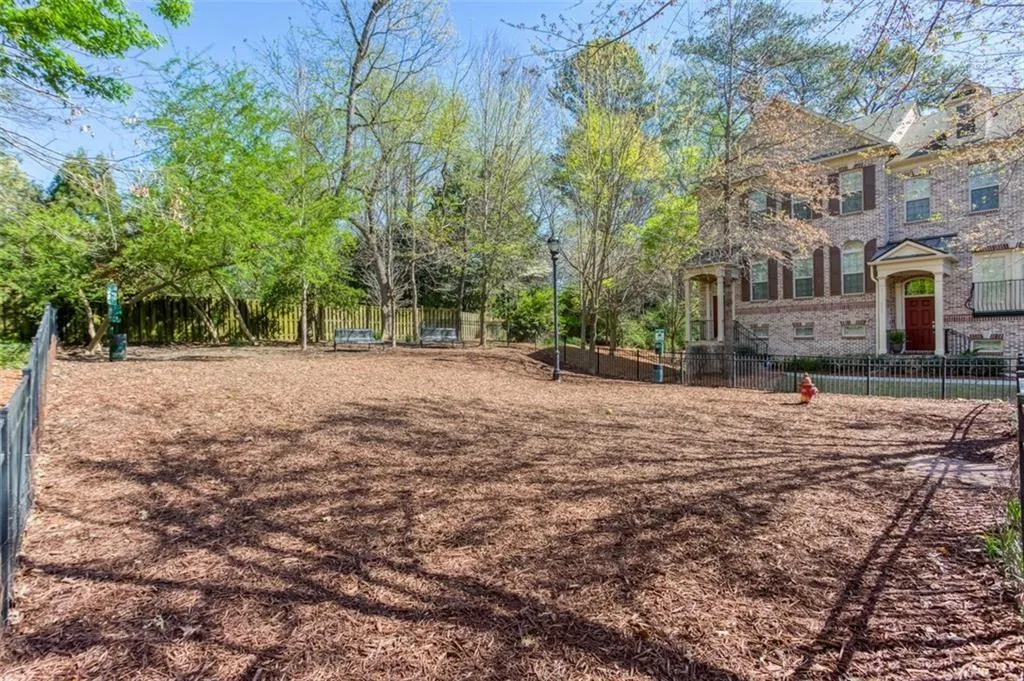 3655 E Paces Walk Ne, Atlanta, Georgia 30326, 4 Bedrooms Bedrooms, ,2 BathroomsBathrooms,Residential,For Sale,3655 E Paces Walk Ne,7661797