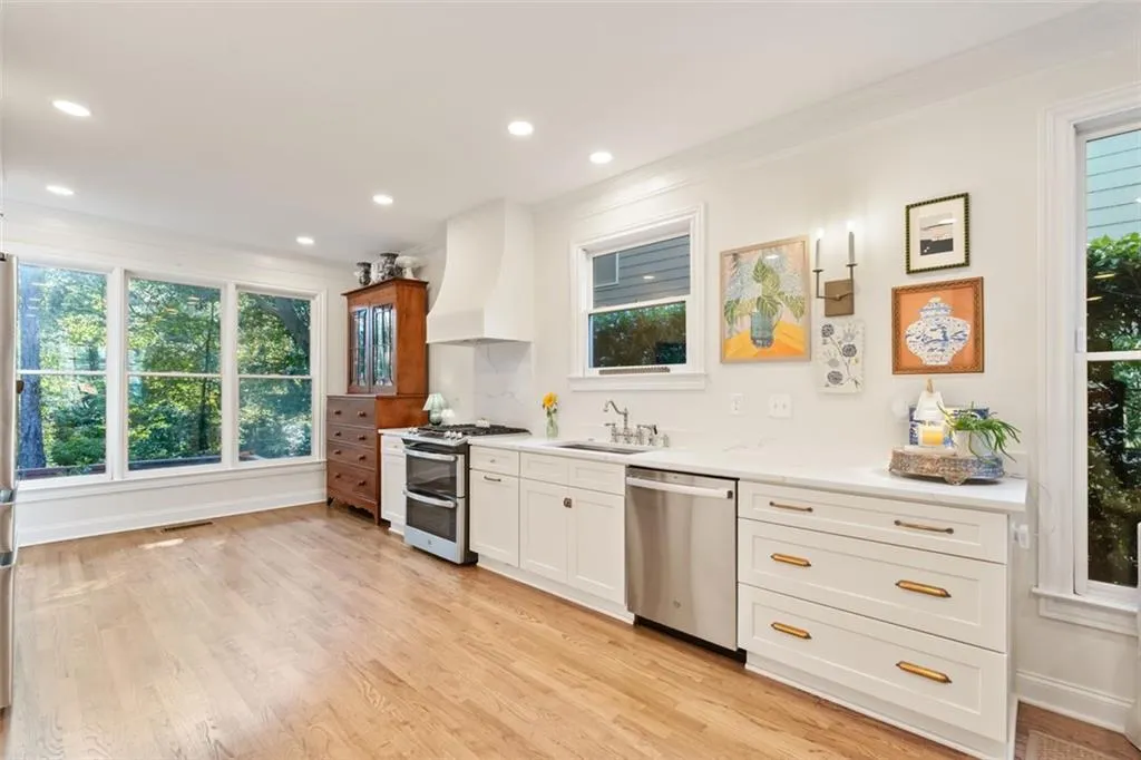 Lots of natural light in the kitchen