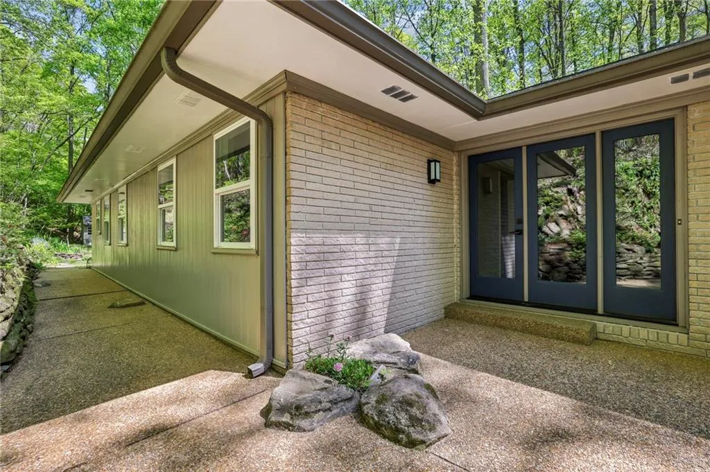 3311 Stillhouse Road Se, Atlanta, Georgia 30339, 4 Bedrooms Bedrooms, ,4 BathroomsBathrooms,Residential,For Sale,3311 Stillhouse Road Se,7560171