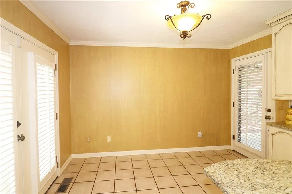 295 Francyne Court, Sandy Springs, Georgia 30328, 3 Bedrooms Bedrooms, ,3 BathroomsBathrooms,Residential,Sold,295 Francyne Court,7184685