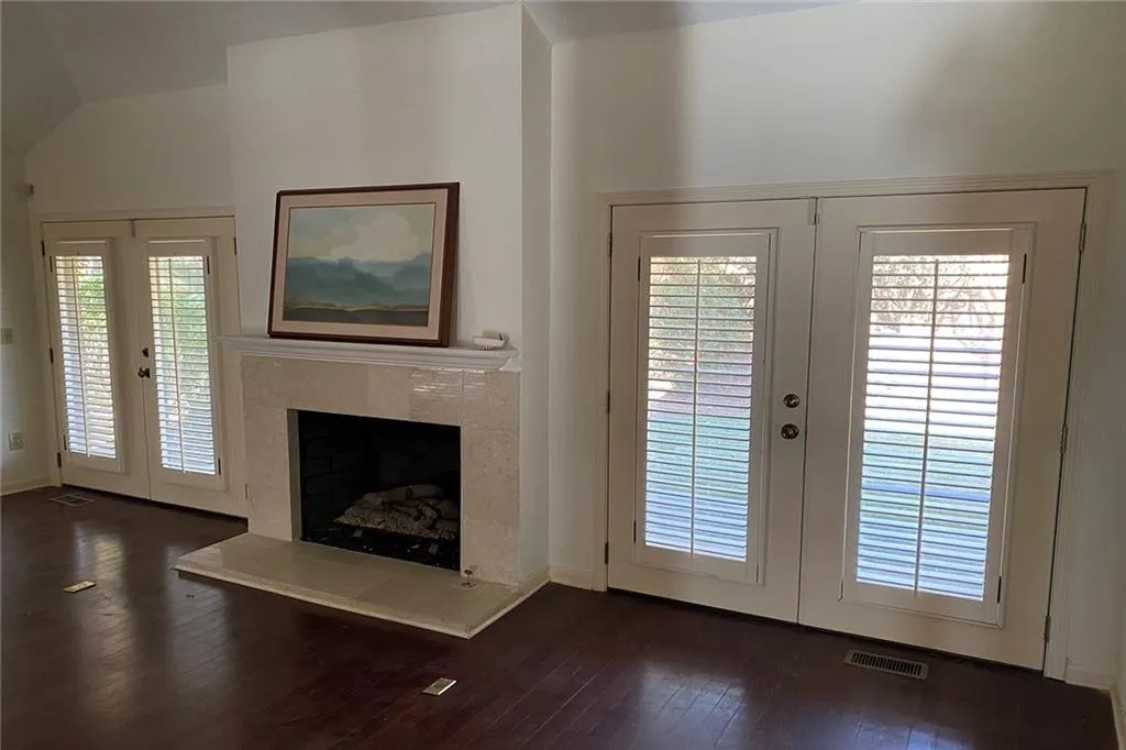 295 Francyne Court, Sandy Springs, Georgia 30328, 3 Bedrooms Bedrooms, ,3 BathroomsBathrooms,Residential,Sold,295 Francyne Court,7184685