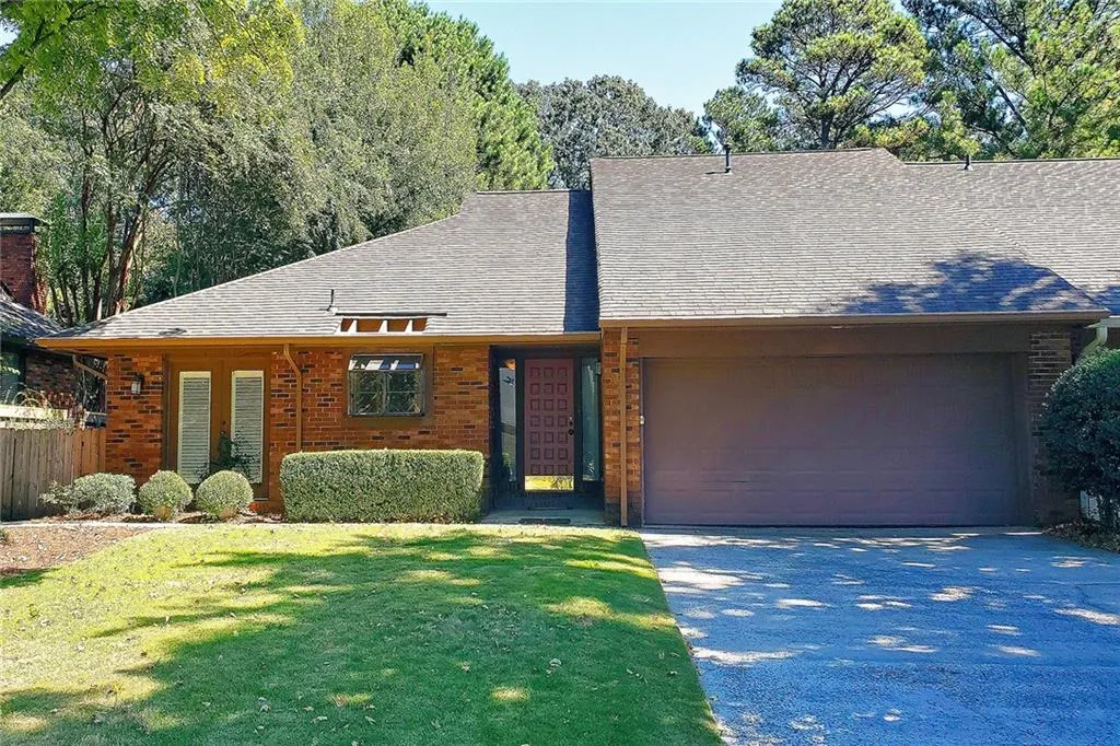 295 Francyne Court, Sandy Springs, Georgia 30328, 3 Bedrooms Bedrooms, ,3 BathroomsBathrooms,Residential,Sold,295 Francyne Court,7184685