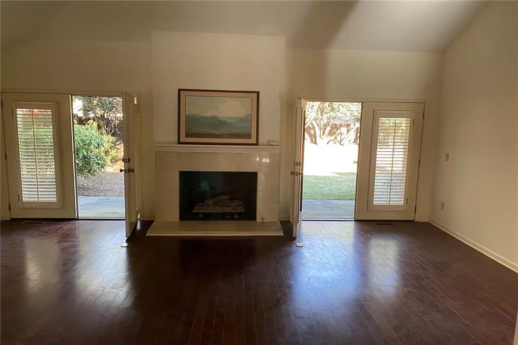 295 Francyne Court, Sandy Springs, Georgia 30328, 3 Bedrooms Bedrooms, ,3 BathroomsBathrooms,Residential,Sold,295 Francyne Court,7184685