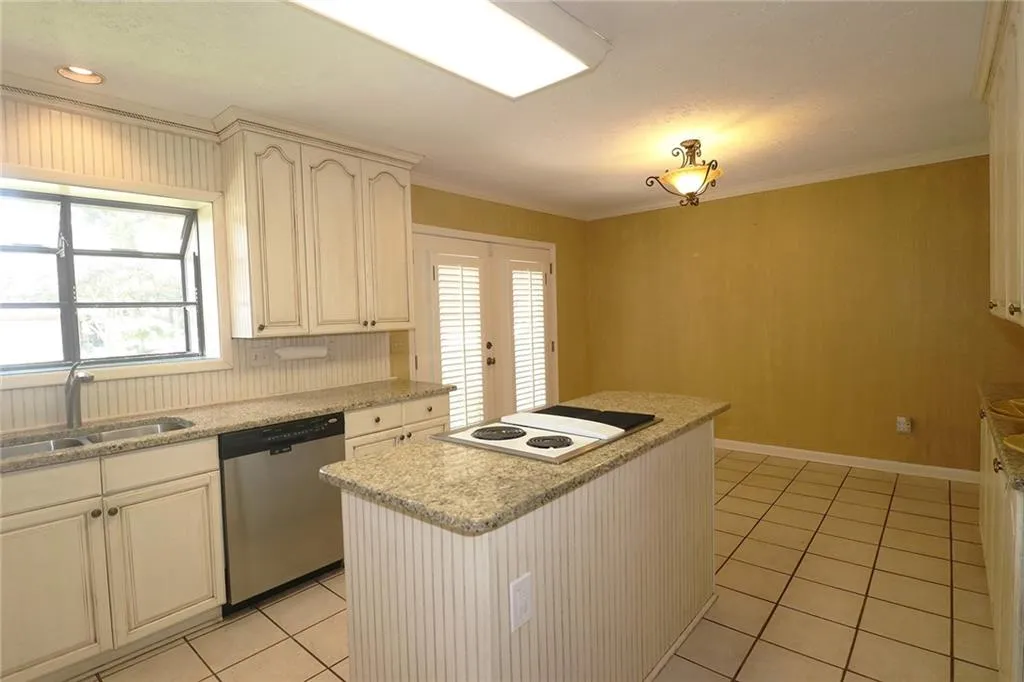 295 Francyne Court, Sandy Springs, Georgia 30328, 3 Bedrooms Bedrooms, ,3 BathroomsBathrooms,Residential,Sold,295 Francyne Court,7184685