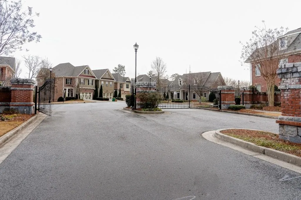 7840 Highland Bluff, Sandy Springs, Georgia 30328, 3 Bedrooms Bedrooms, ,2 BathroomsBathrooms,Residential,Sold,7840 Highland Bluff,5947763