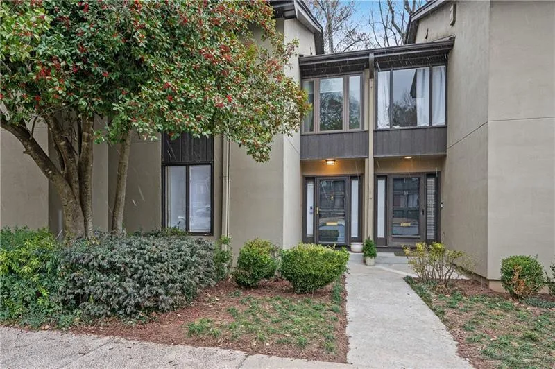 16 Ivy Ridge Ne, Atlanta, Georgia 30342, 3 Bedrooms Bedrooms, ,3 BathroomsBathrooms,Residential,For Sale,16 Ivy Ridge Ne,7626731