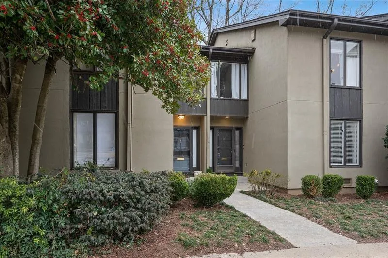 16 Ivy Ridge Ne, Atlanta, Georgia 30342, 3 Bedrooms Bedrooms, ,3 BathroomsBathrooms,Residential,For Sale,16 Ivy Ridge Ne,7626731