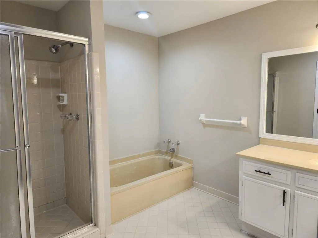 555 Towergate Place, Sandy Springs, Georgia 30350, 2 Bedrooms Bedrooms, ,2 BathroomsBathrooms,Residential,Sold,555 Towergate Place,7246188