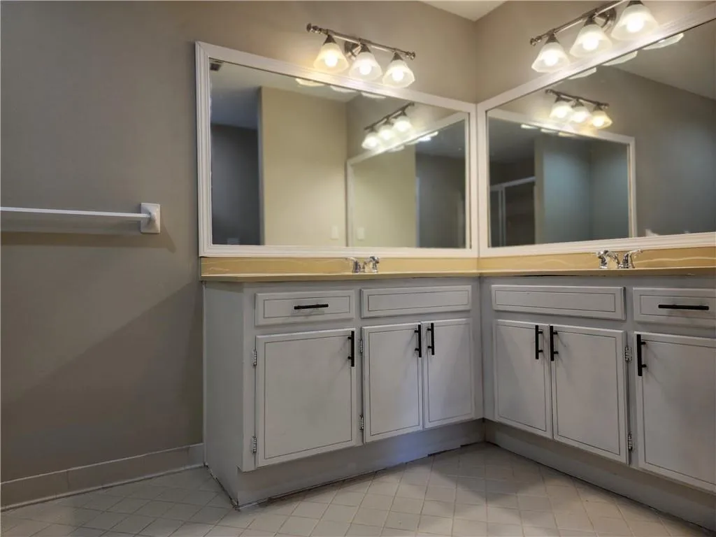 555 Towergate Place, Sandy Springs, Georgia 30350, 2 Bedrooms Bedrooms, ,2 BathroomsBathrooms,Residential,Sold,555 Towergate Place,7246188