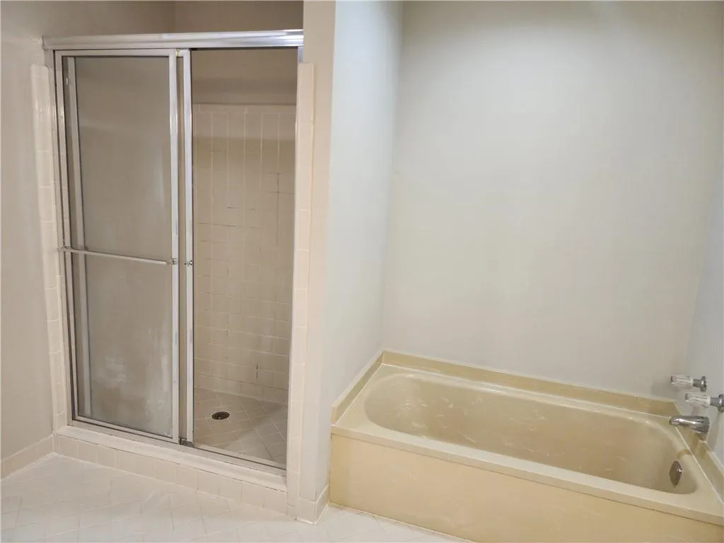 555 Towergate Place, Sandy Springs, Georgia 30350, 2 Bedrooms Bedrooms, ,2 BathroomsBathrooms,Residential,Sold,555 Towergate Place,7246188