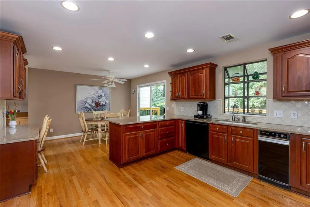525 Spender Trace, Sandy Springs, Georgia 30350, 4 Bedrooms Bedrooms, ,3 BathroomsBathrooms,Residential,For Sale,525 Spender Trace,7626538