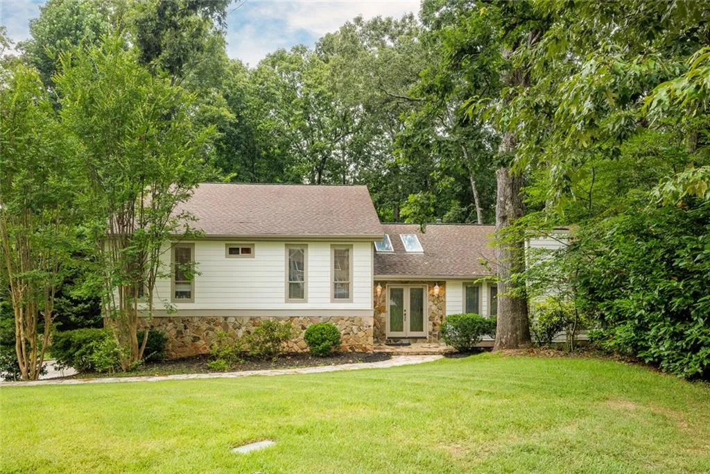 525 Spender Trace, Sandy Springs, Georgia 30350, 4 Bedrooms Bedrooms, ,3 BathroomsBathrooms,Residential,For Sale,525 Spender Trace,7626538