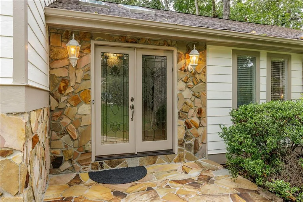 525 Spender Trace, Sandy Springs, Georgia 30350, 4 Bedrooms Bedrooms, ,3 BathroomsBathrooms,Residential,For Sale,525 Spender Trace,7626538