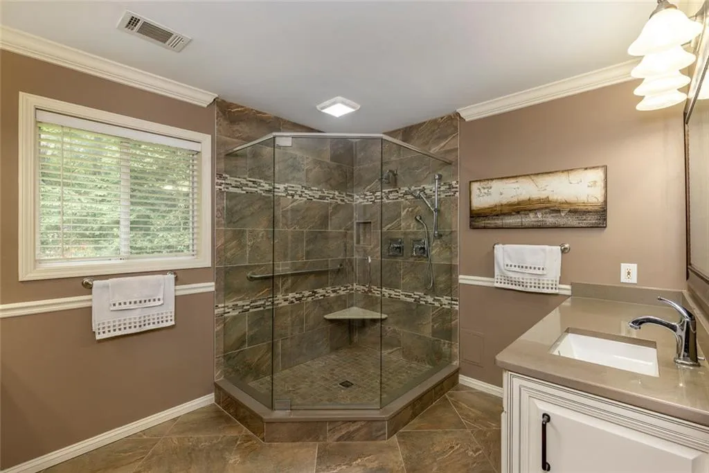 525 Spender Trace, Sandy Springs, Georgia 30350, 4 Bedrooms Bedrooms, ,3 BathroomsBathrooms,Residential,For Sale,525 Spender Trace,7626538