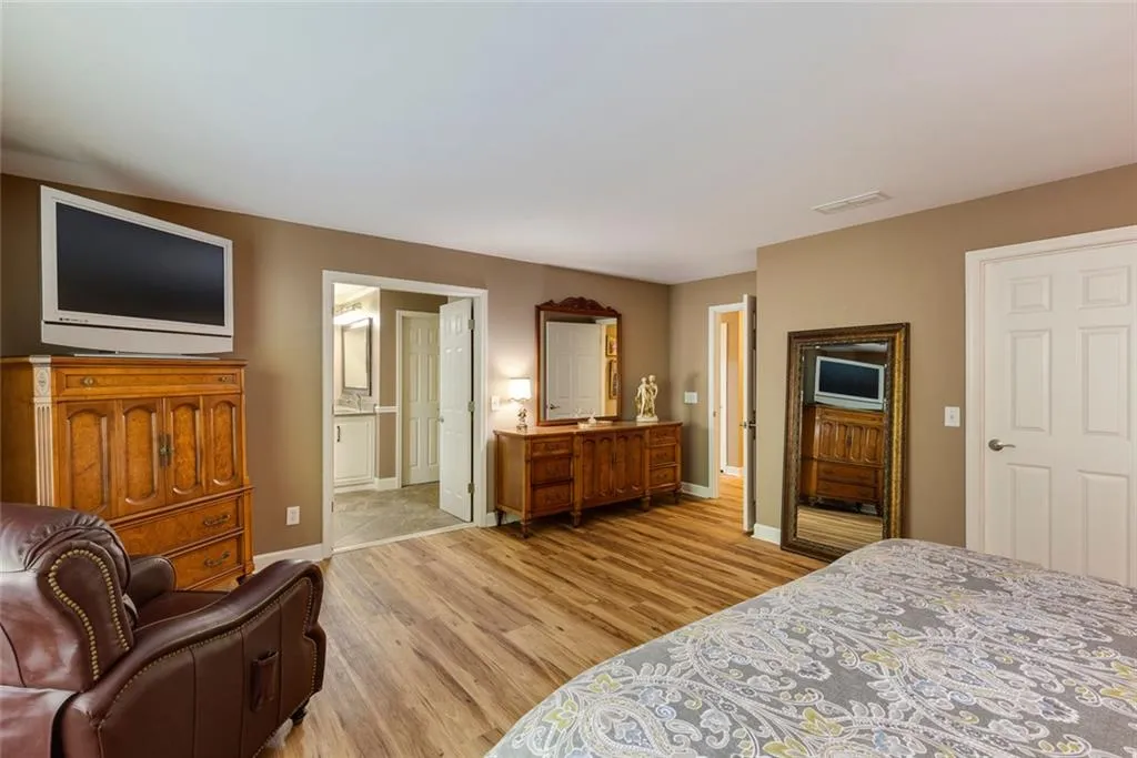 525 Spender Trace, Sandy Springs, Georgia 30350, 4 Bedrooms Bedrooms, ,3 BathroomsBathrooms,Residential,For Sale,525 Spender Trace,7626538