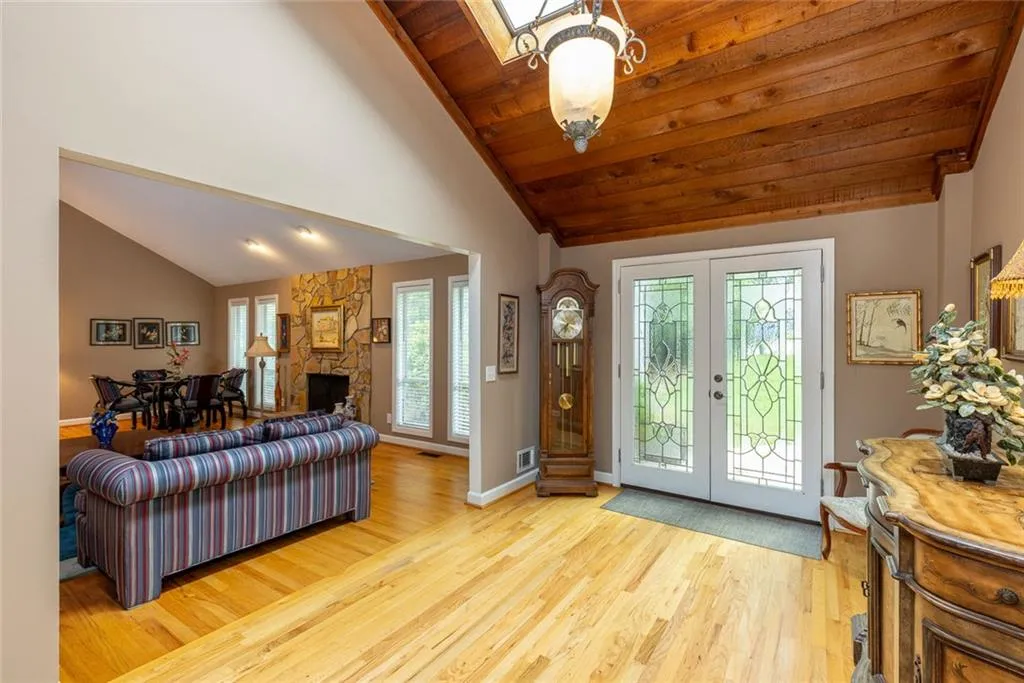 525 Spender Trace, Sandy Springs, Georgia 30350, 4 Bedrooms Bedrooms, ,3 BathroomsBathrooms,Residential,For Sale,525 Spender Trace,7626538