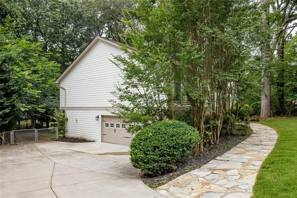 525 Spender Trace, Sandy Springs, Georgia 30350, 4 Bedrooms Bedrooms, ,3 BathroomsBathrooms,Residential,For Sale,525 Spender Trace,7626538