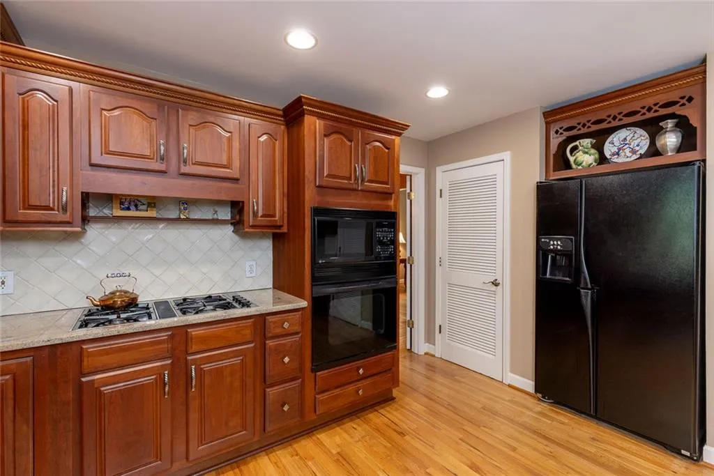 525 Spender Trace, Sandy Springs, Georgia 30350, 4 Bedrooms Bedrooms, ,3 BathroomsBathrooms,Residential,For Sale,525 Spender Trace,7626538