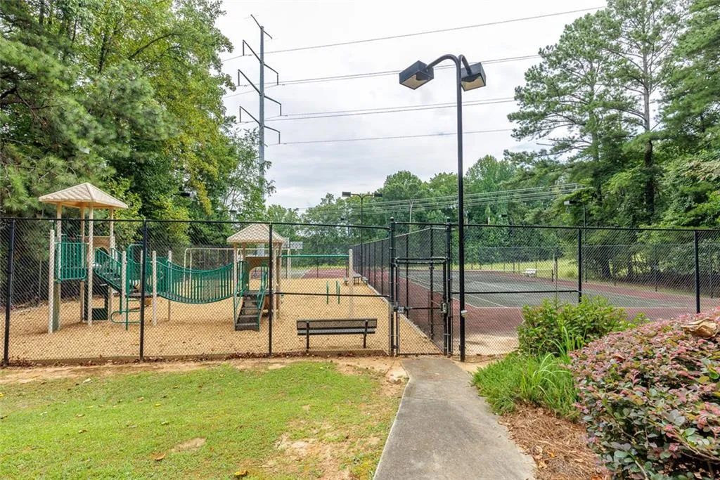 525 Spender Trace, Sandy Springs, Georgia 30350, 4 Bedrooms Bedrooms, ,3 BathroomsBathrooms,Residential,For Sale,525 Spender Trace,7626538
