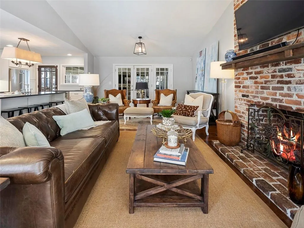 5964 Brookgreen Road, Atlanta, Georgia 30328, 3 Bedrooms Bedrooms, ,2 BathroomsBathrooms,Residential,Sold,5964 Brookgreen Road,6983326 5964 Brookgreen Road, Atlanta, Georgia 30328, 3 Bedrooms Bedrooms, ,2 BathroomsBathrooms,Residential,Sold,5964 Brookgreen Road,6983326