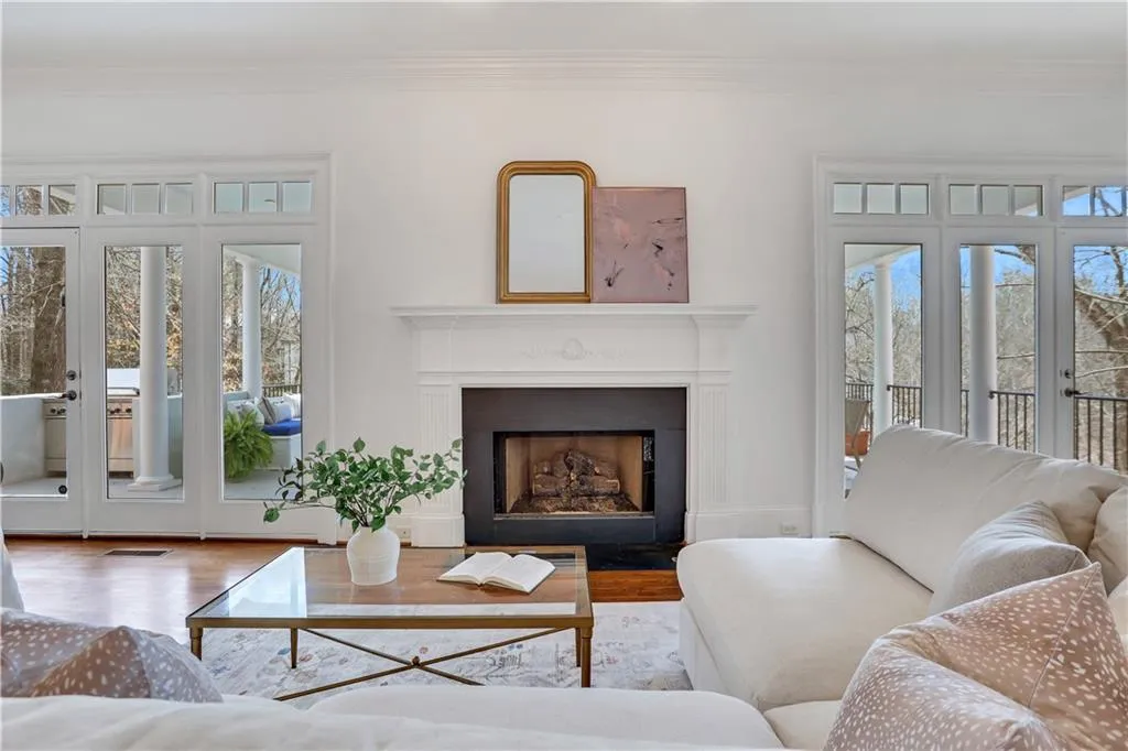 4946 Powers Ferry Road NW, Atlanta, Georgia 30327, 4 Bedrooms Bedrooms, ,3 BathroomsBathrooms,Residential,Sold,4946 Powers Ferry Road NW,7354826