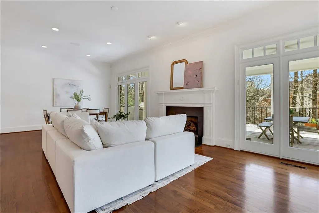 4946 Powers Ferry Road NW, Atlanta, Georgia 30327, 4 Bedrooms Bedrooms, ,3 BathroomsBathrooms,Residential,Sold,4946 Powers Ferry Road NW,7354826