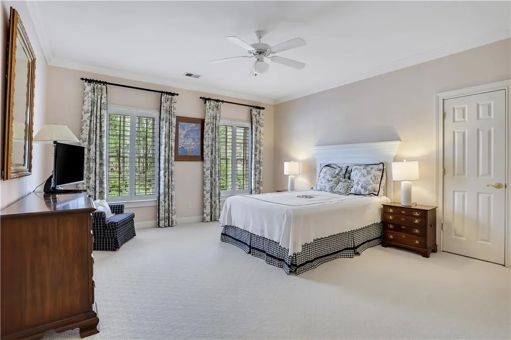 4946 Powers Ferry Road NW, Atlanta, Georgia 30327, 4 Bedrooms Bedrooms, ,3 BathroomsBathrooms,Residential,Sold,4946 Powers Ferry Road NW,7354826