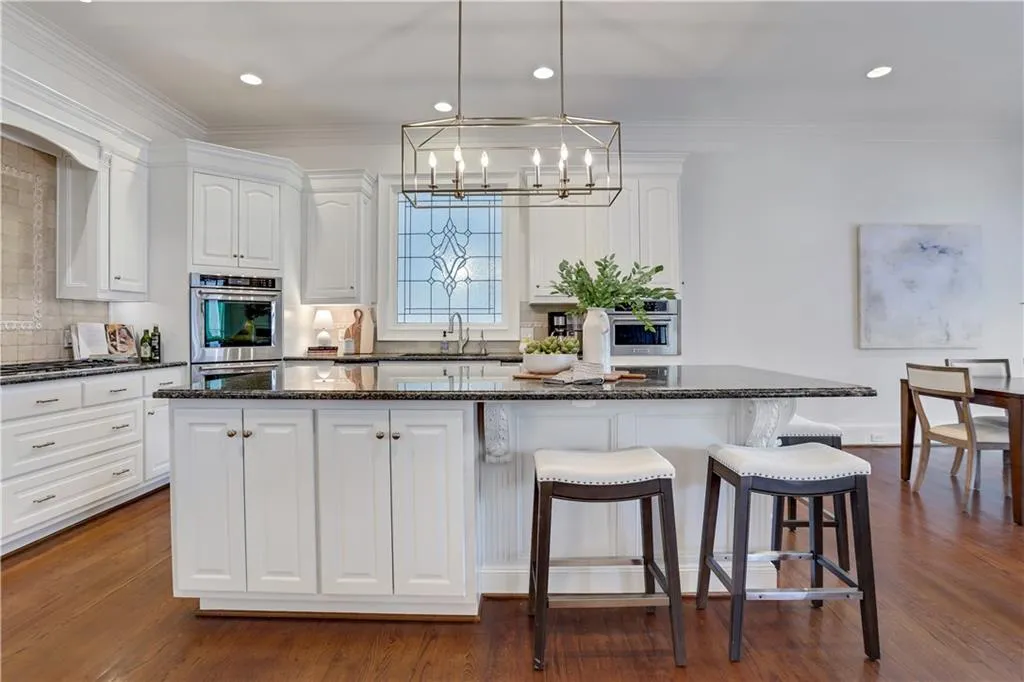 4946 Powers Ferry Road NW, Atlanta, Georgia 30327, 4 Bedrooms Bedrooms, ,3 BathroomsBathrooms,Residential,Sold,4946 Powers Ferry Road NW,7354826