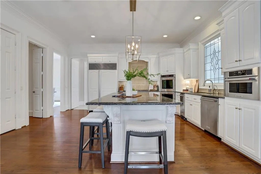 4946 Powers Ferry Road NW, Atlanta, Georgia 30327, 4 Bedrooms Bedrooms, ,3 BathroomsBathrooms,Residential,Sold,4946 Powers Ferry Road NW,7354826