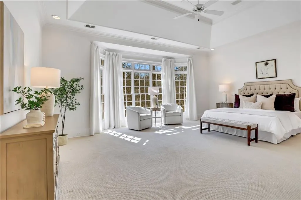 4946 Powers Ferry Road NW, Atlanta, Georgia 30327, 4 Bedrooms Bedrooms, ,3 BathroomsBathrooms,Residential,Sold,4946 Powers Ferry Road NW,7354826