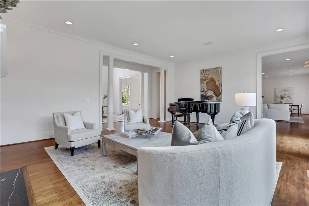 4946 Powers Ferry Road NW, Atlanta, Georgia 30327, 4 Bedrooms Bedrooms, ,3 BathroomsBathrooms,Residential,Sold,4946 Powers Ferry Road NW,7354826