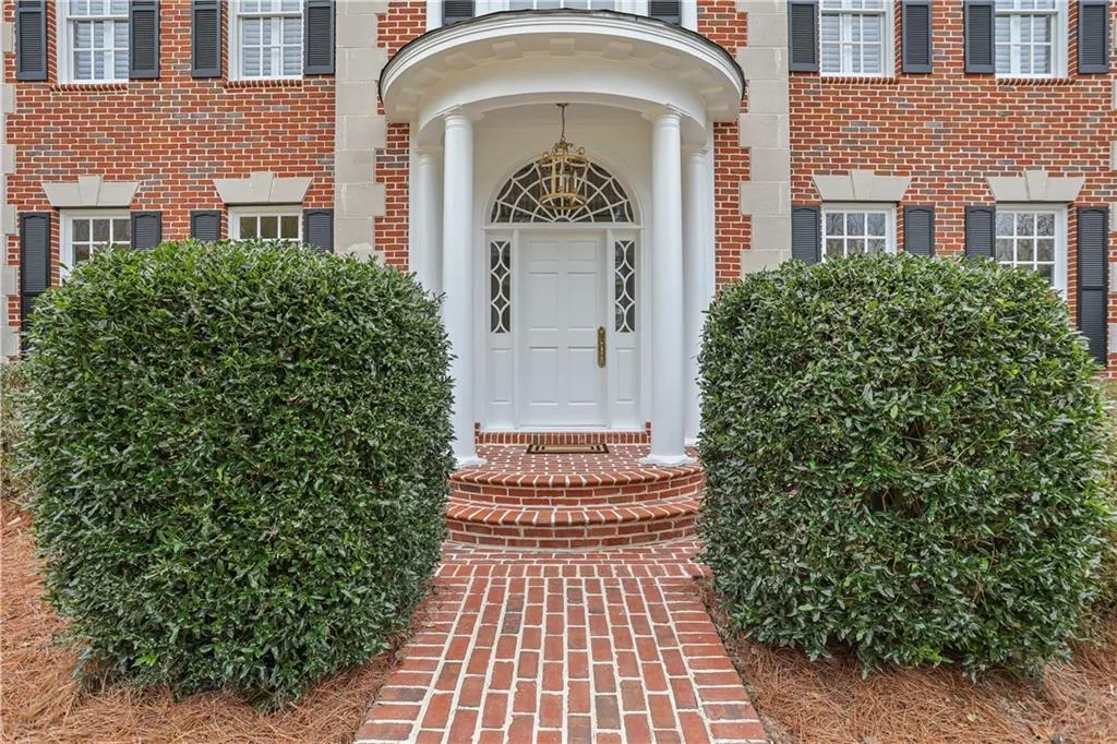 4946 Powers Ferry Road NW, Atlanta, Georgia 30327, 4 Bedrooms Bedrooms, ,3 BathroomsBathrooms,Residential,Sold,4946 Powers Ferry Road NW,7354826