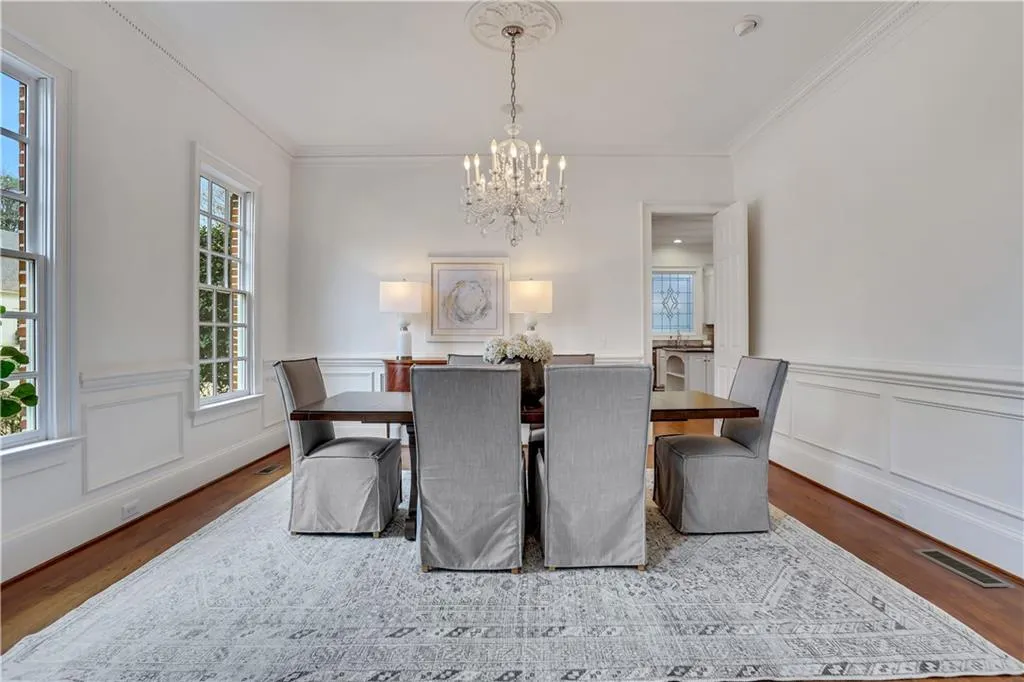 4946 Powers Ferry Road NW, Atlanta, Georgia 30327, 4 Bedrooms Bedrooms, ,3 BathroomsBathrooms,Residential,Sold,4946 Powers Ferry Road NW,7354826