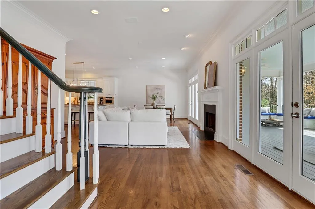 4946 Powers Ferry Road NW, Atlanta, Georgia 30327, 4 Bedrooms Bedrooms, ,3 BathroomsBathrooms,Residential,Sold,4946 Powers Ferry Road NW,7354826