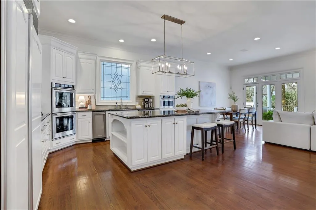 4946 Powers Ferry Road NW, Atlanta, Georgia 30327, 4 Bedrooms Bedrooms, ,3 BathroomsBathrooms,Residential,Sold,4946 Powers Ferry Road NW,7354826