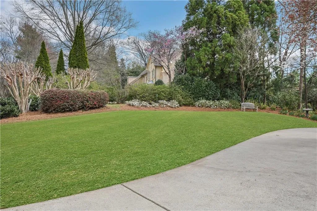 4946 Powers Ferry Road NW, Atlanta, Georgia 30327, 4 Bedrooms Bedrooms, ,3 BathroomsBathrooms,Residential,Sold,4946 Powers Ferry Road NW,7354826