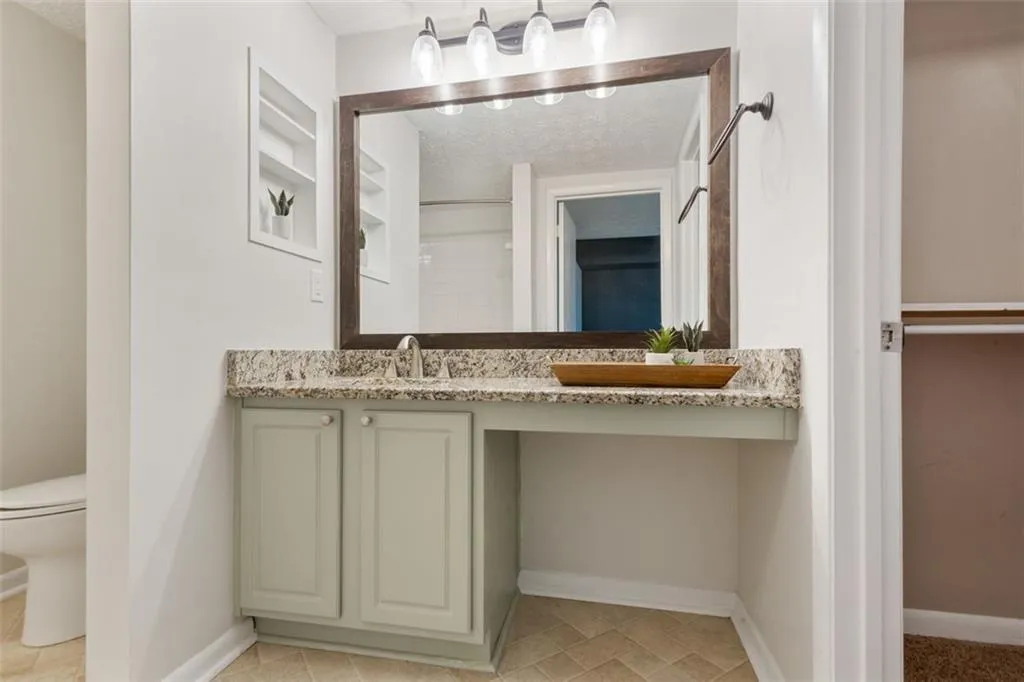5137 Roswell Road Unit 5137-7, Atlanta, Georgia 30342, 2 Bedrooms Bedrooms, ,2 BathroomsBathrooms,Residential,Sold,5137 Roswell Road Unit 5137-7,6928348