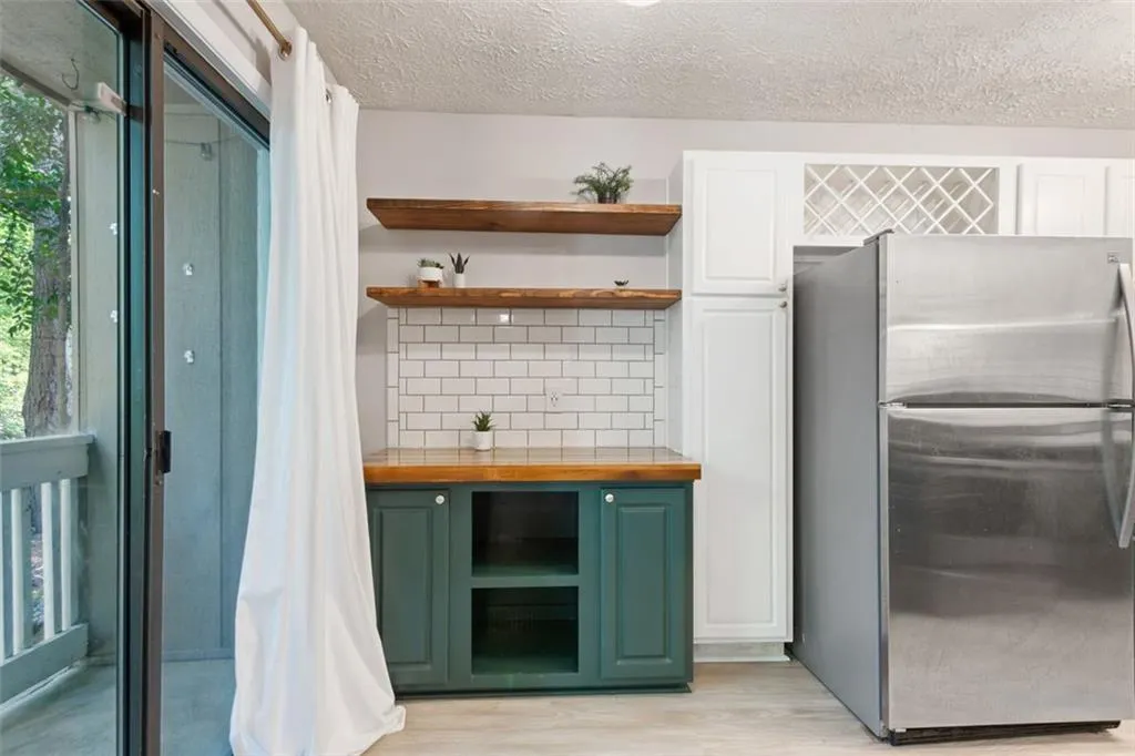 5137 Roswell Road Unit 5137-7, Atlanta, Georgia 30342, 2 Bedrooms Bedrooms, ,2 BathroomsBathrooms,Residential,Sold,5137 Roswell Road Unit 5137-7,6928348