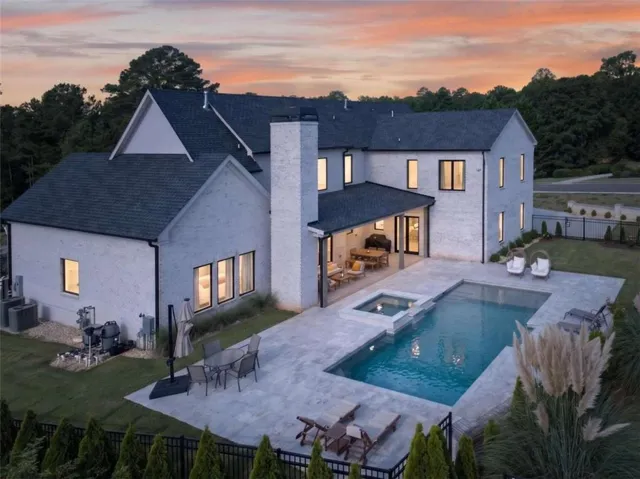 2445 Sunflower Drive, Hoschton, Georgia 30548