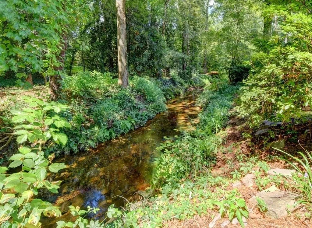 6170 Mountain Brook Lane, Sandy Springs, Georgia 30328, 5 Bedrooms Bedrooms, ,4 BathroomsBathrooms,Residential,Sold,6170 Mountain Brook Lane,6662519