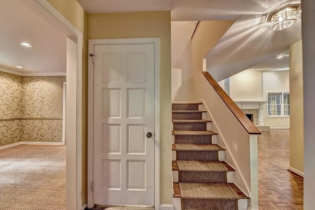 6170 Mountain Brook Lane, Sandy Springs, Georgia 30328, 5 Bedrooms Bedrooms, ,4 BathroomsBathrooms,Residential,Sold,6170 Mountain Brook Lane,6662519