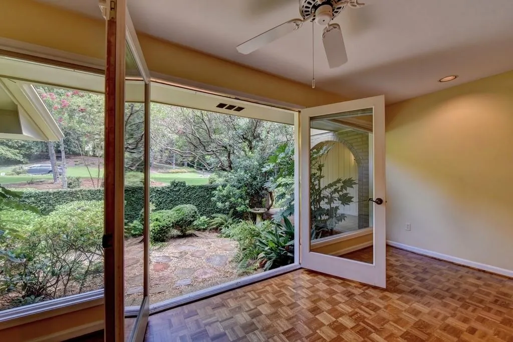 6170 Mountain Brook Lane, Sandy Springs, Georgia 30328, 5 Bedrooms Bedrooms, ,4 BathroomsBathrooms,Residential,Sold,6170 Mountain Brook Lane,6662519