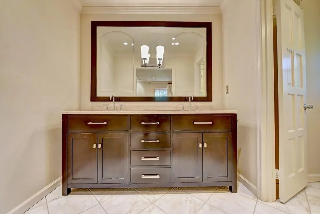 6170 Mountain Brook Lane, Sandy Springs, Georgia 30328, 5 Bedrooms Bedrooms, ,4 BathroomsBathrooms,Residential,Sold,6170 Mountain Brook Lane,6662519